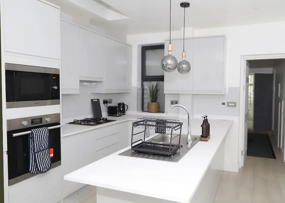Stylish London Flat With Garden, Close To City