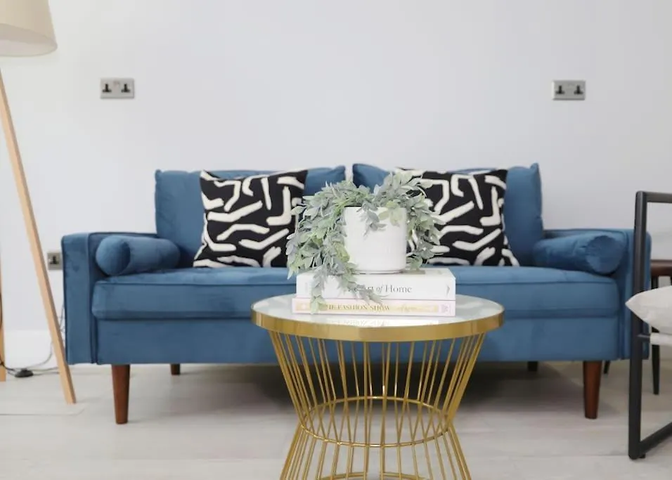 Stylish London Flat With Garden, Close To City 0*,