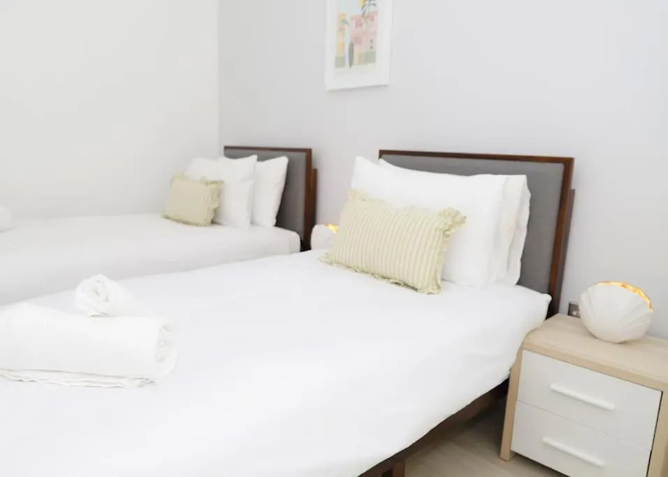 Stylish London Flat With Garden, Close To City 0*,